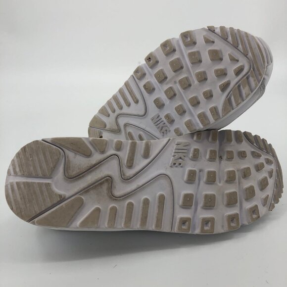 Nike White Athletic Sneakers | Excellent Condition - Picture 4 of 5